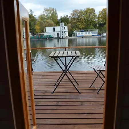 Úszó hotel Houseboat4you Prága