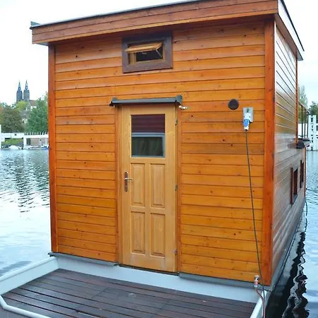 Houseboat4you Prága